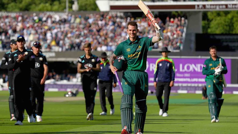 Alex Hales celebrates his 187*