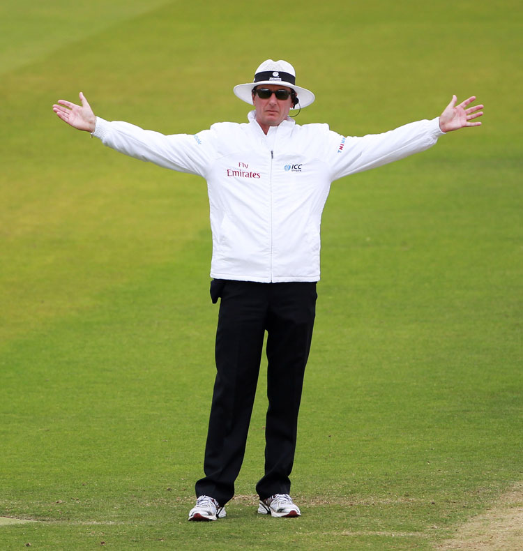 What is a No-Ball And Wide Ball in Cricket? Rules Explained