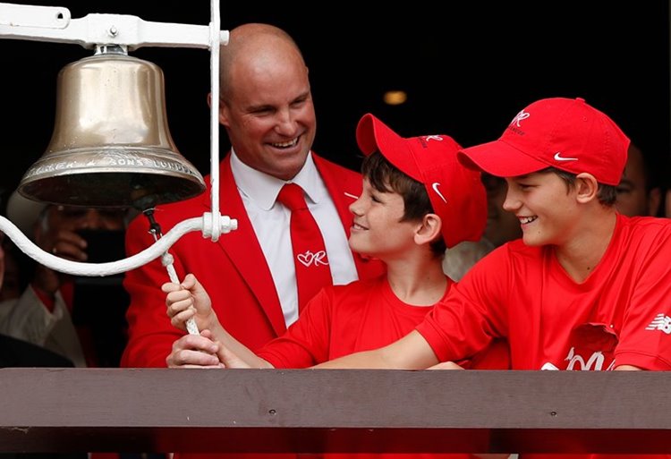 Andrew Strauss with his two sons