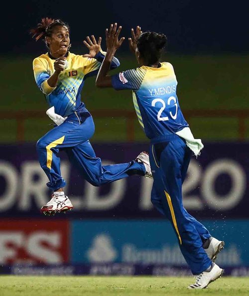 Sri Lanka’s Nilakshi de Silva sharing her jubilation with Yashoda Mendis after taking a catch