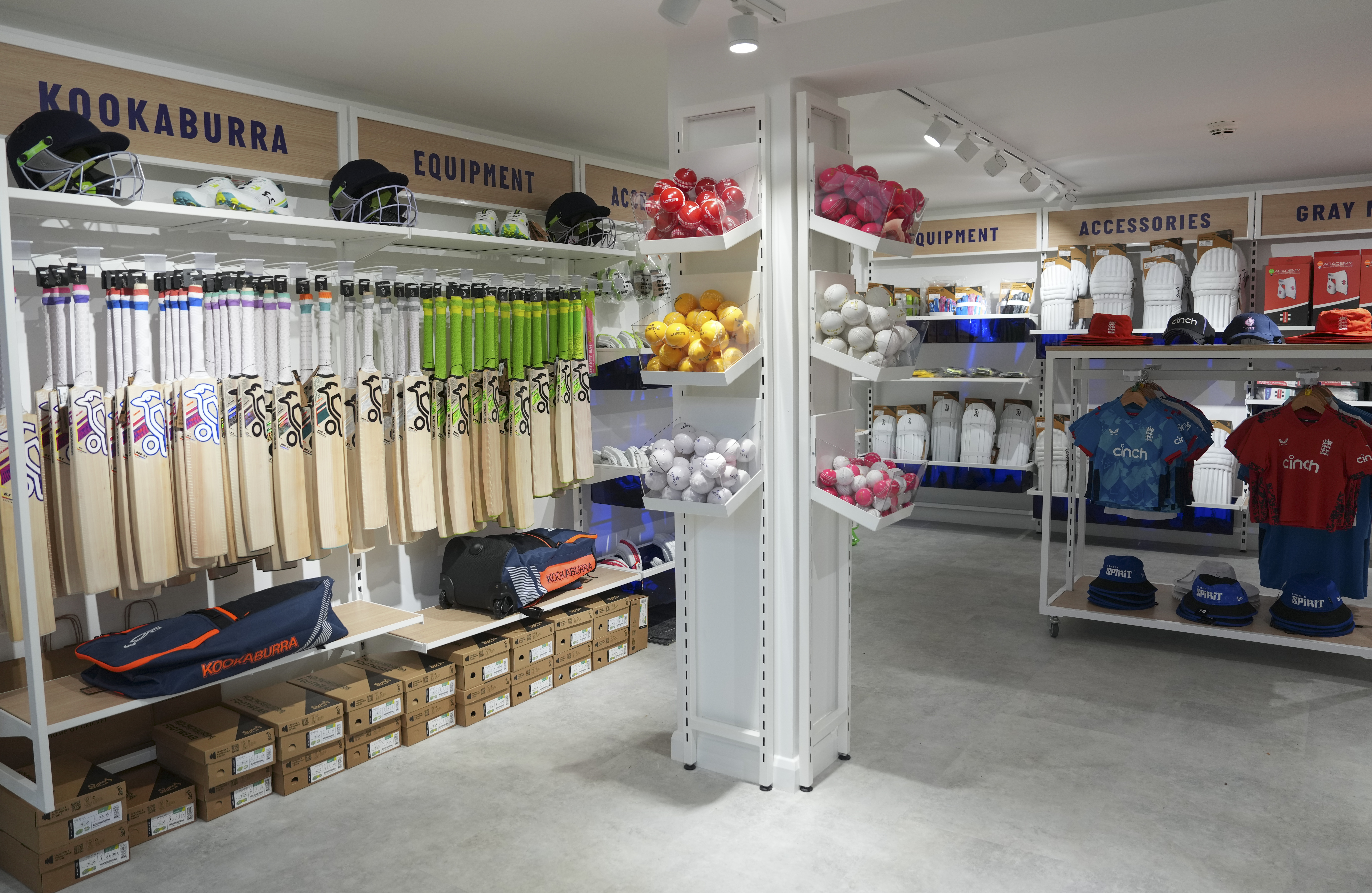 lord's cricket equipment shop