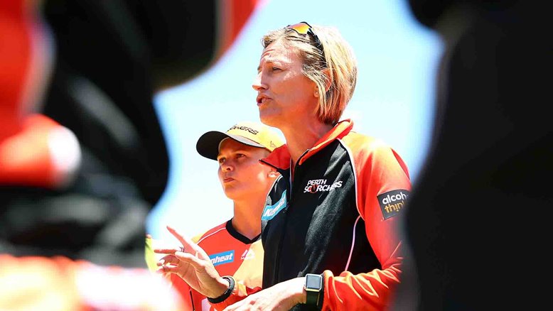 Lisa Keightley coaching the Perth Scorchers