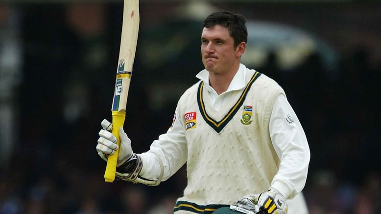 Graeme Smith celebrates a century at Lord's